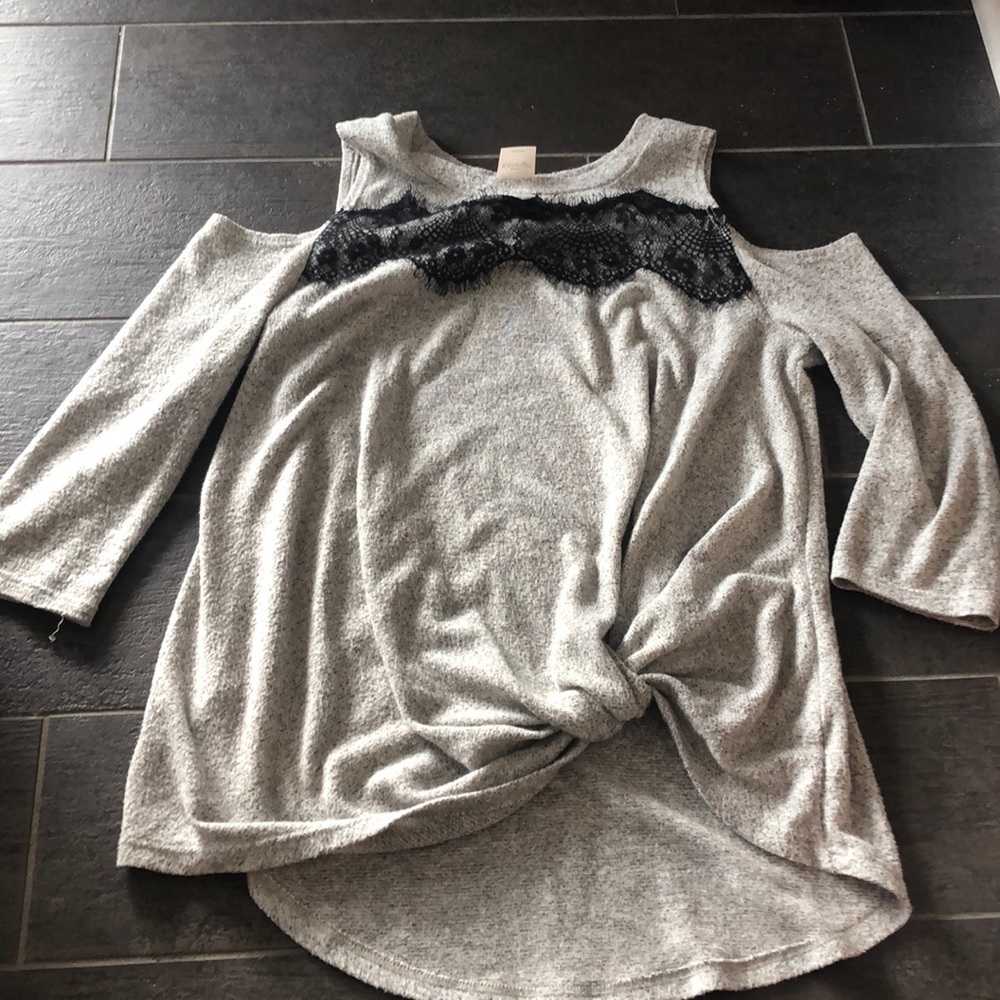 Soft cut out gray top